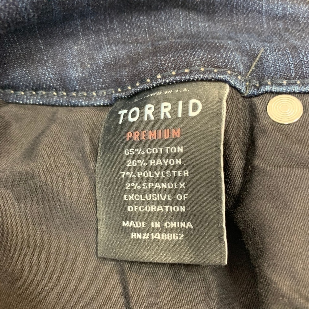 Torrid Premium Dark Wash Skinny Jeans - Picture 4 of 6
